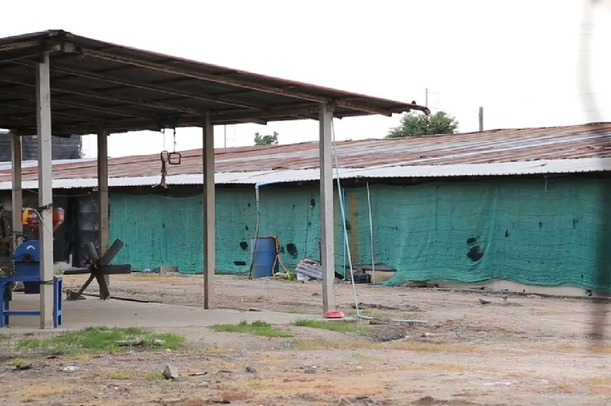 ชาวบ้านเดือดร้อนทนเหม็นกลิ่นฟาร์มไก่มากว่า20ปี