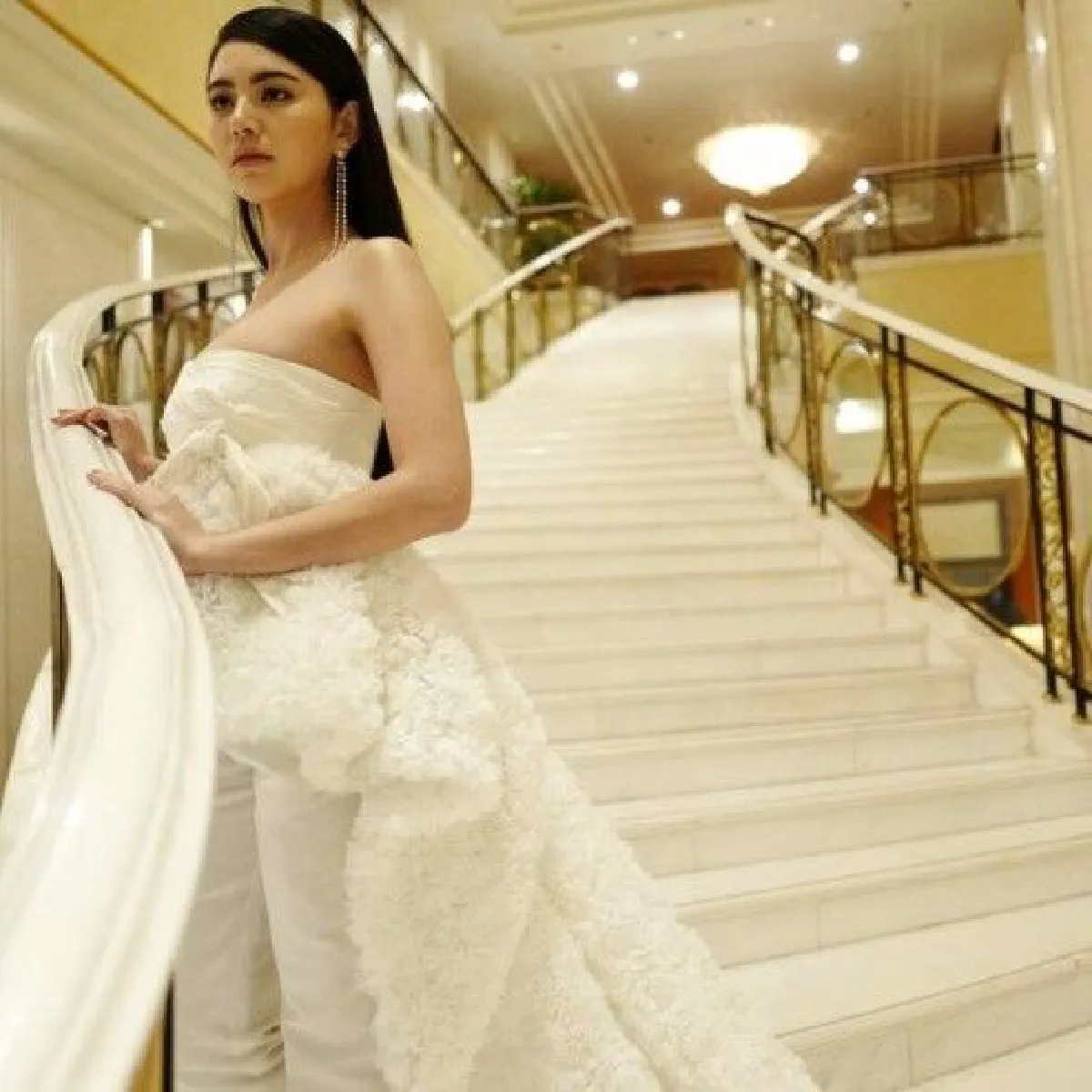 "ใหม่ ดาวิกา" ร่วมเฉิดฉายบนพรมแดงเทศกาลหนังเซี่ยงไฮ้