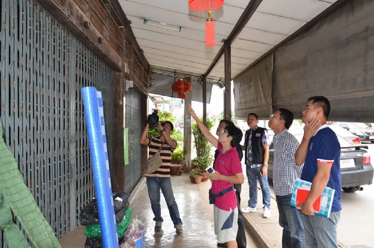 โจรแสบขโมยป้ายชื่อร้านโบราณส่งขายตลาดมืด