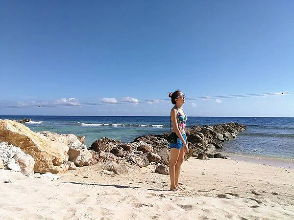 กราบหุ่นคุณแม่ลูกสี่ พลอย ชิดจันทร์ โชว์เซ็กซี่ริมหาดเฮติ