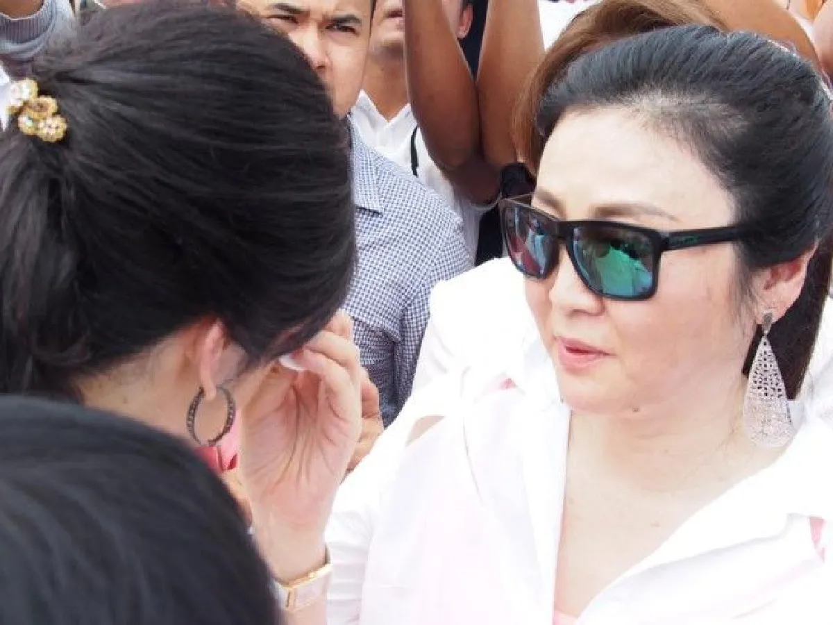 "ปู"ร่ำไห้ทำบุญวันเกิดหวังชีวิตมีสิ่งที่ดี