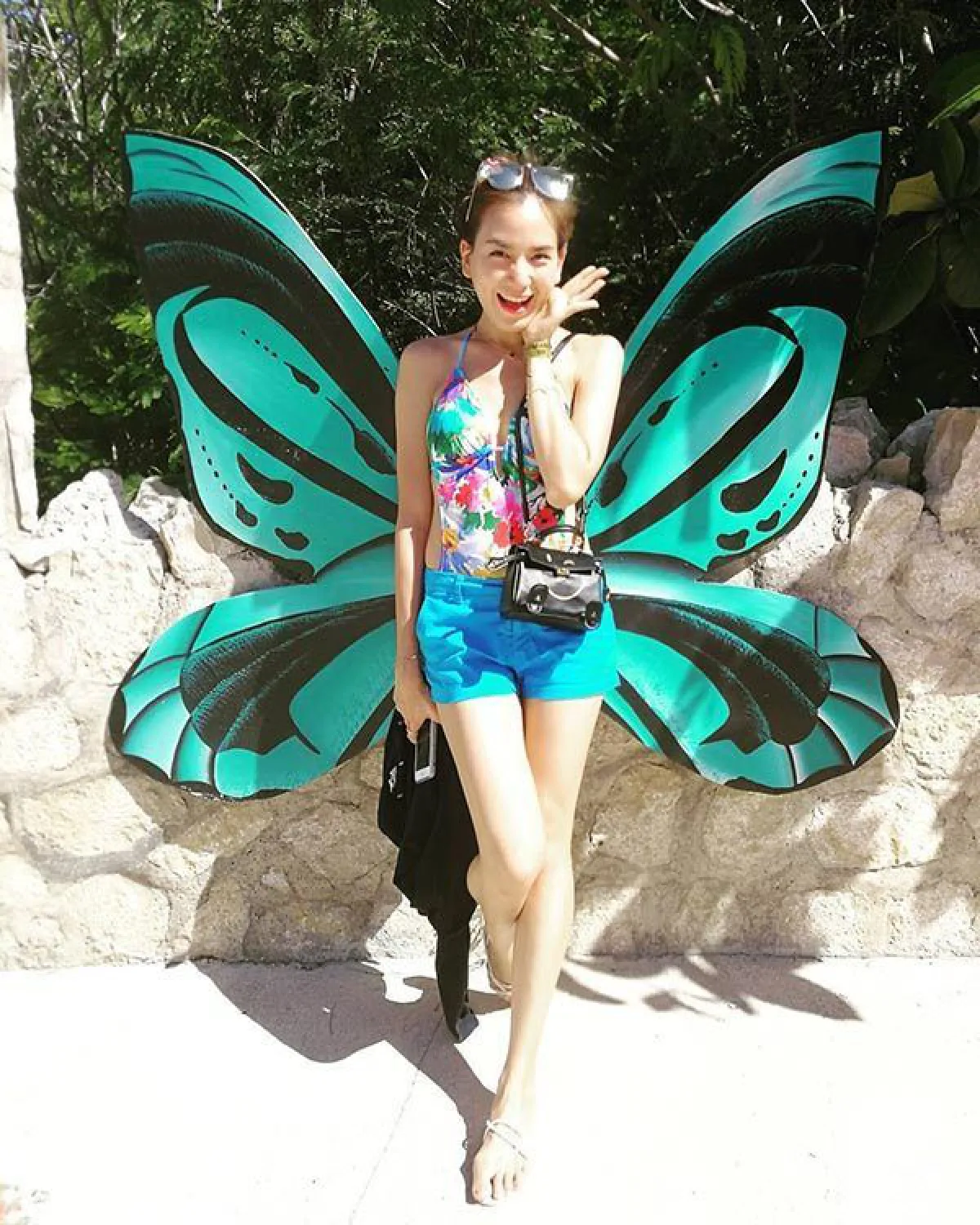 กราบหุ่นคุณแม่ลูกสี่ พลอย ชิดจันทร์ โชว์เซ็กซี่ริมหาดเฮติ