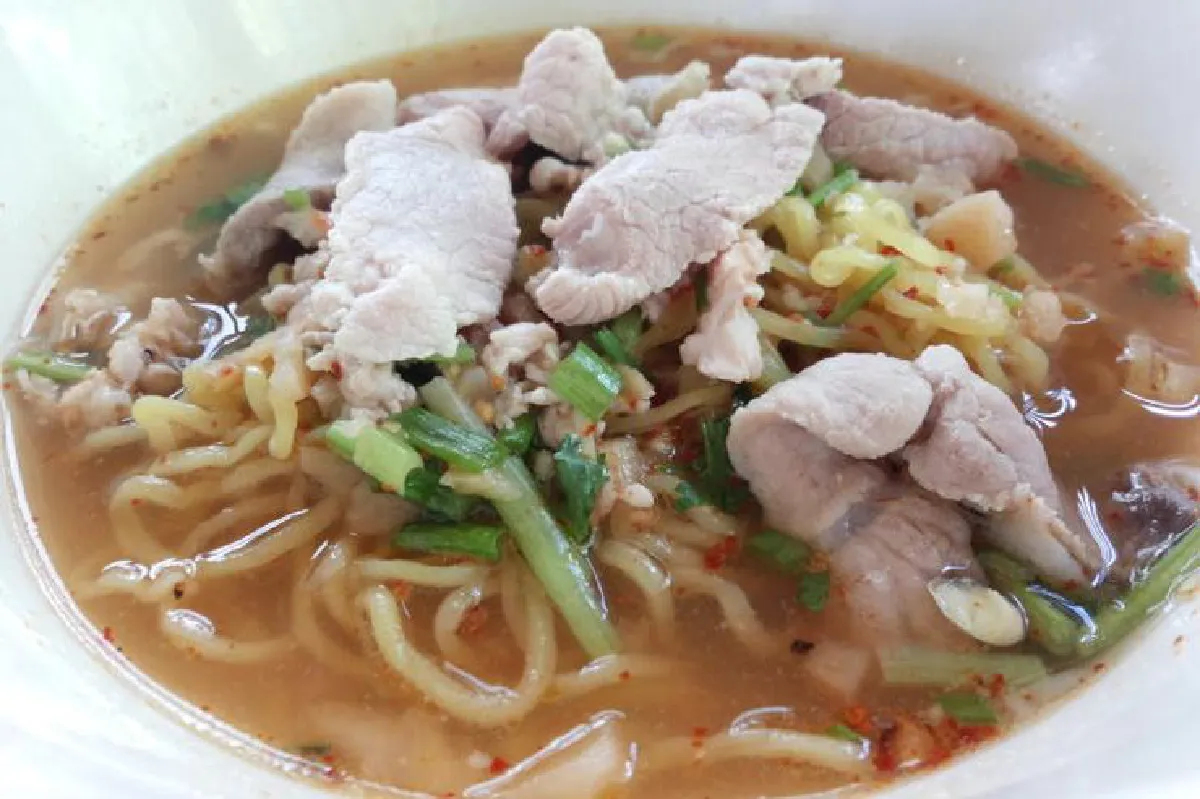 ร้านยายน้อย ก๋วยเตี๋ยวสุโขทัยสูตรโบราณแท้