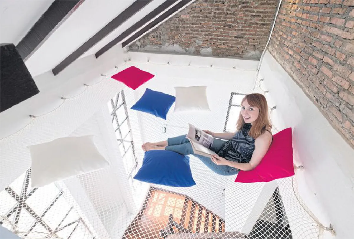 ใช้ชีวิตให้มีสีสัน ลีฟอิทอัพ โฮสเทล ชิดลม