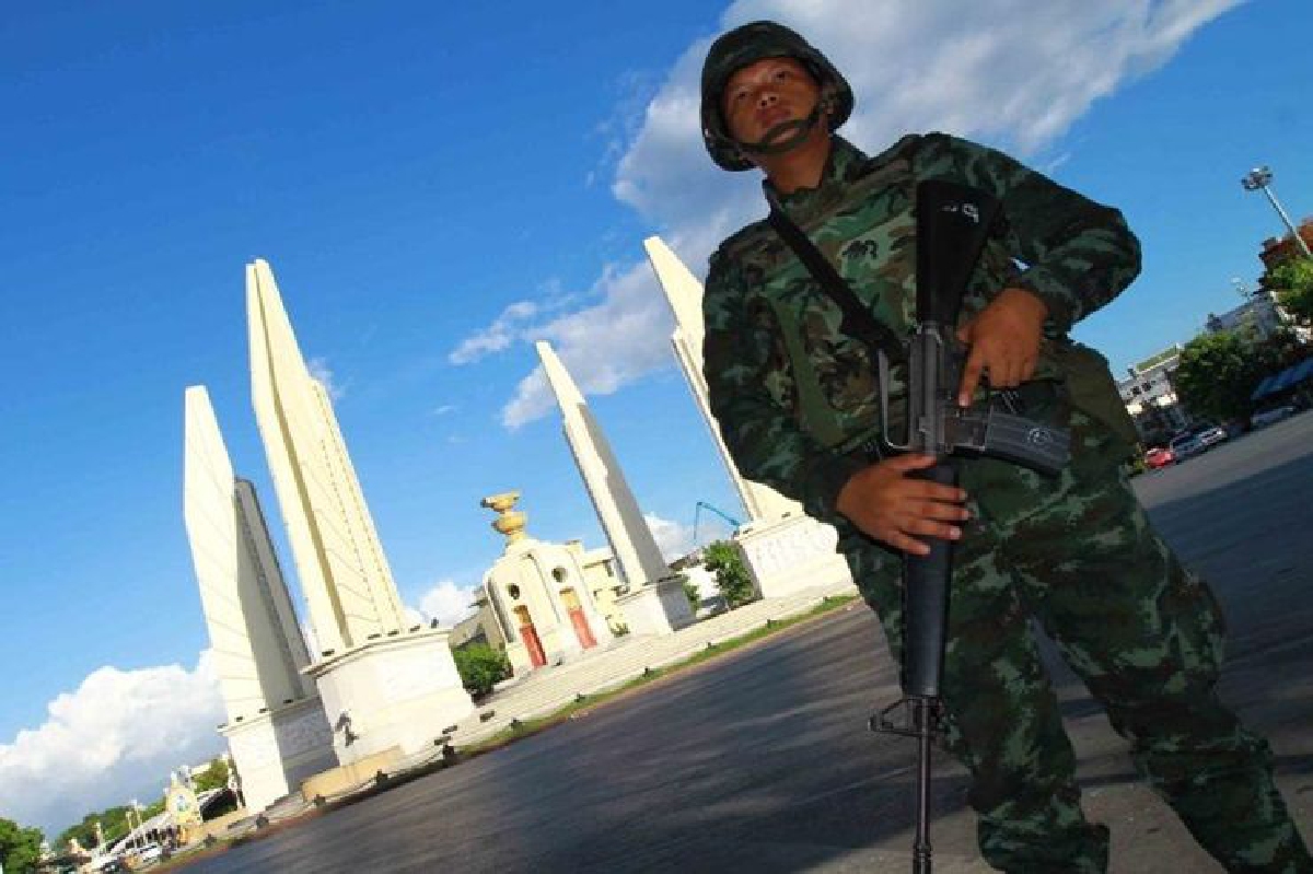85 ปี ประชาธิปไตย เส้นทางวนเวียนไม่เต็มใบ 85 ปี ประชาธิปไตย เส้นทางวนเวียนไม่เต็มใบ