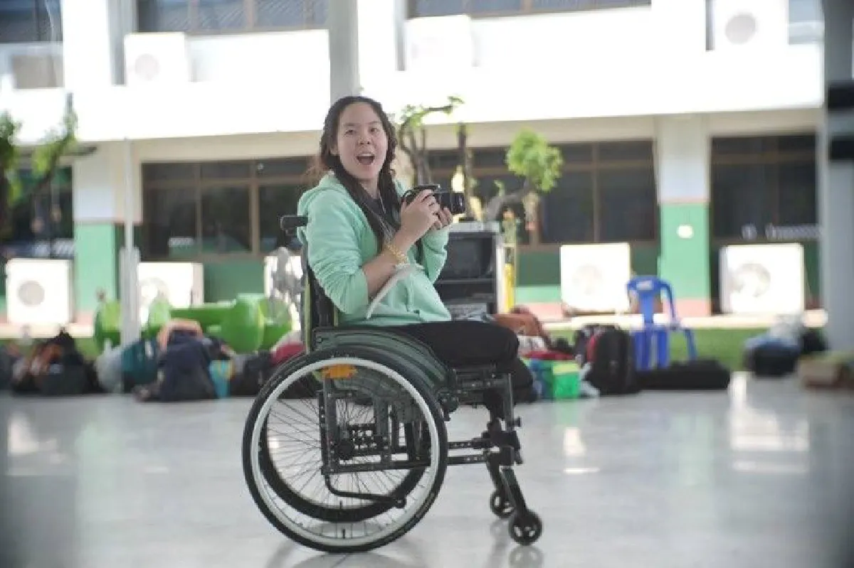 "น้องธันย์" เหยื่อรถไฟทับขาที่สิงคโปร์ได้ทำงานรพ. "เงินเดือน 1 ล้าน"