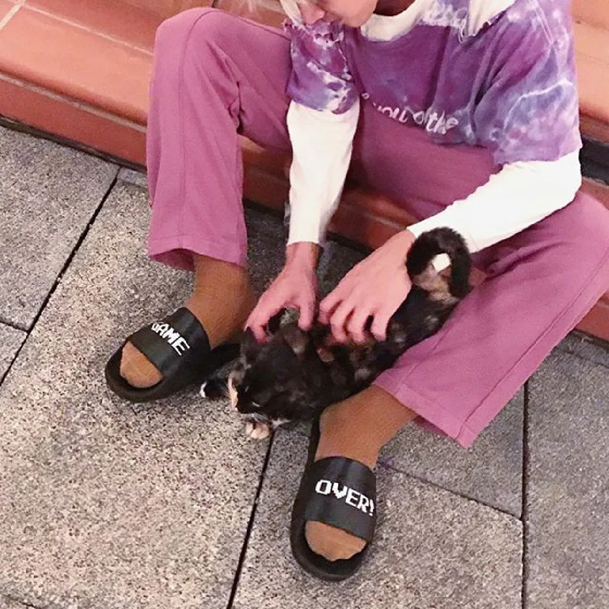 ส่องแฟชั่นสุดแนวของ โทนี่ รากแก่น เสื้อขาดยังเท่โดนใจสาวๆ