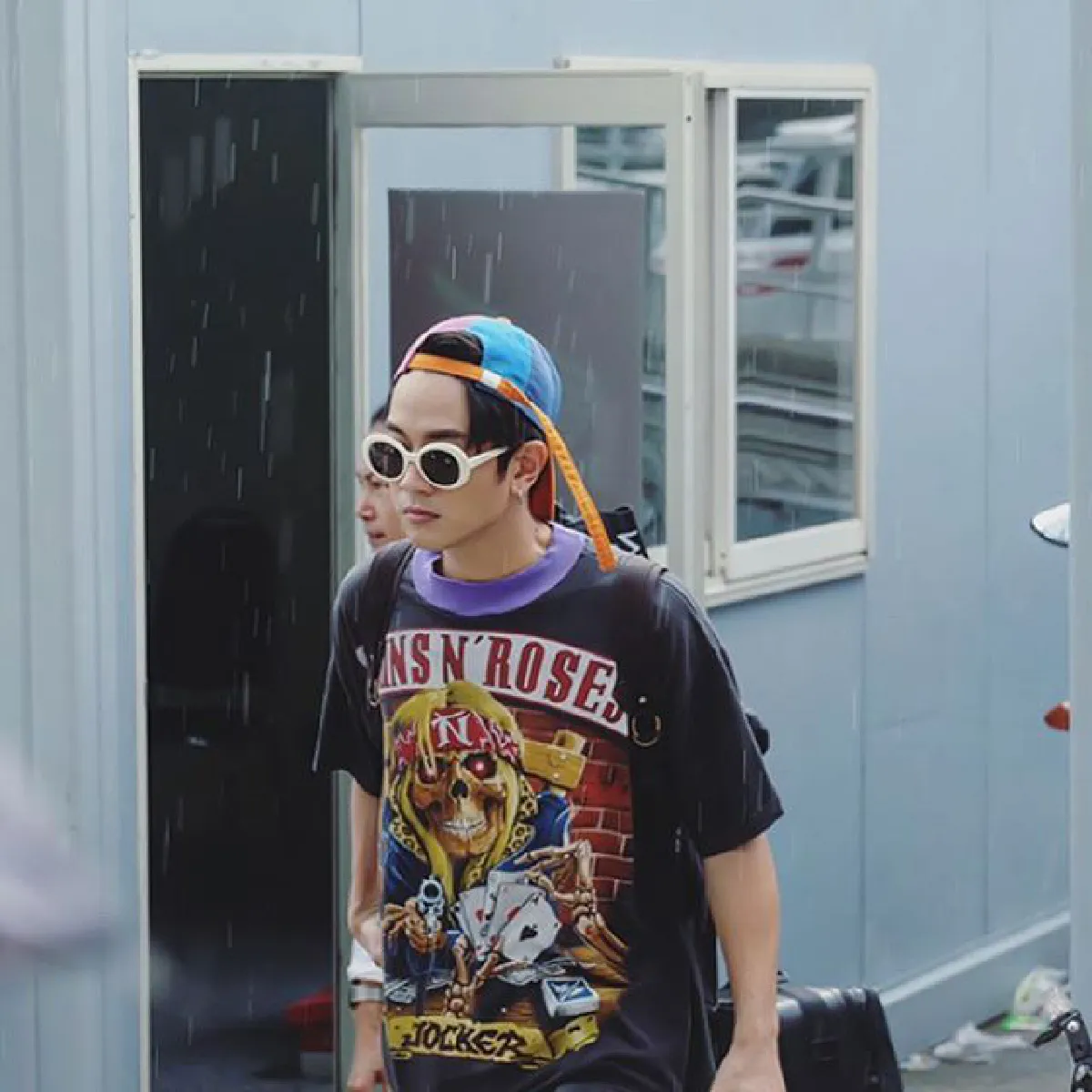 ส่องแฟชั่นสุดแนวของ โทนี่ รากแก่น เสื้อขาดยังเท่โดนใจสาวๆ