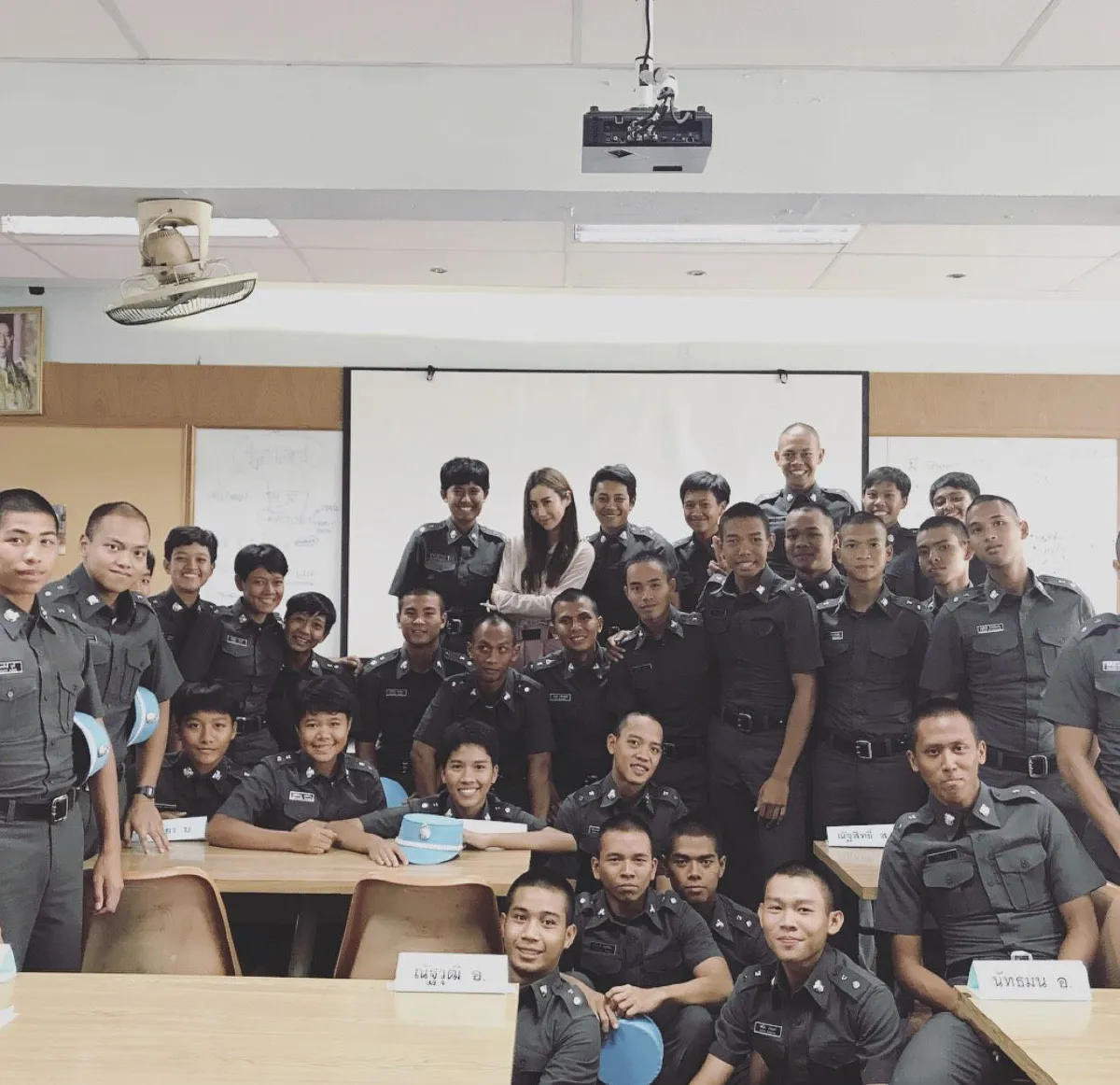 สวยเก่งครบเครื่อง! ดร.วีเจจ๋า กับบทบาทอาจารย์สอนรร.นายร้อยตำรวจ