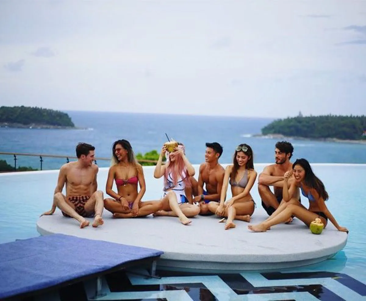 ติช่า กันติชา เสิร์ฟความเซ็กซี่! อวดบั้นท้ายแซ่บแย่งซีนเพื่อนๆ