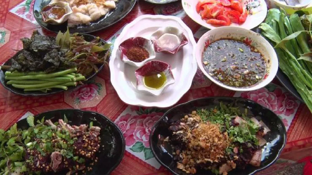 ร้านลาบอันซีนเชียงใหม่ รสชาติอร่อย บรรยากาศชายทุ่ง