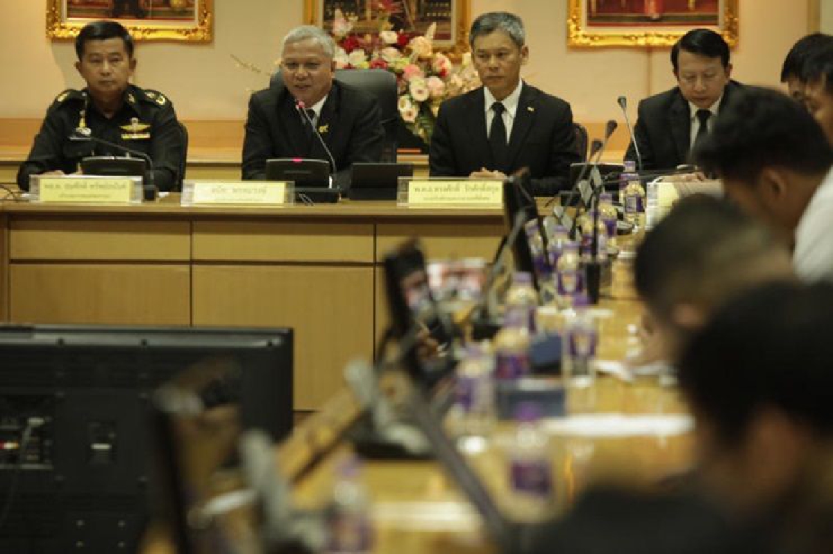 ขนส่งเพิกถอนรถประมูลขายทะเบียนปลอม ขนส่งเพิกถอนรถประมูลขายทะเบียนปลอม