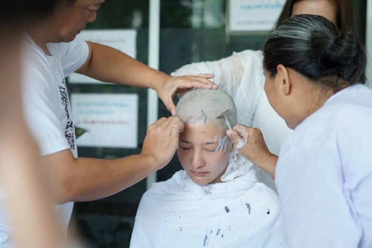 "สต็อป" อดีตพริตตี้เงินล้านบวชชี ทดแทนคุณพ่อแม่ 1 พรรษา