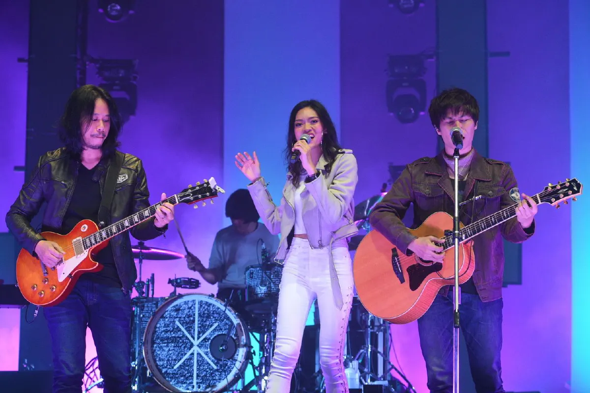 สนุกซึ้งถึงอารมณ์..คอนเสิร์ตใหญ่ครั้งแรกในชีวิต KLEAR