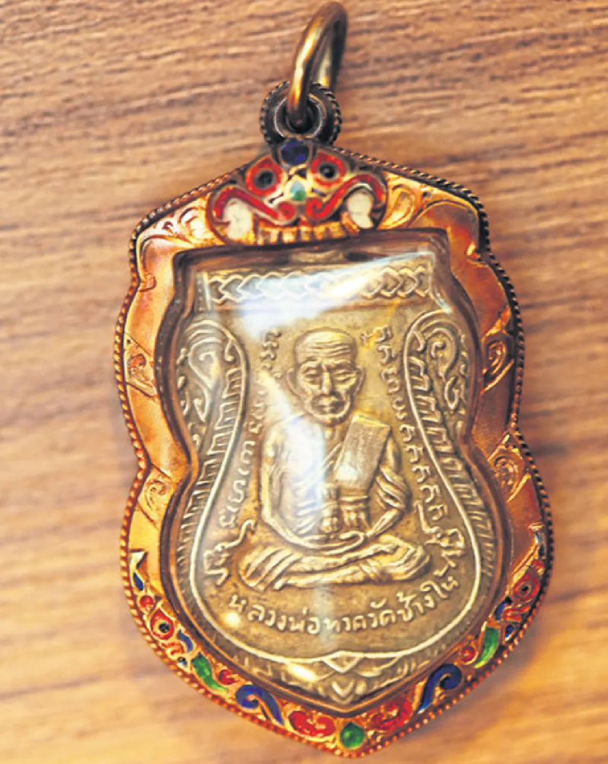 แขวนพระ ‘เตือนสติ’ ให้คิดดี สหการณ์ เพ็ชรนรินทร์