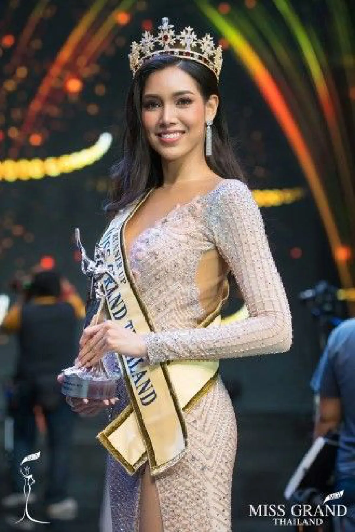 "แพม เปมิกา" ลูกครึ่งไทย-อิตาลี จากกระบี่ คว้ามิสแกรนด์ไทยแลนด์ 2017