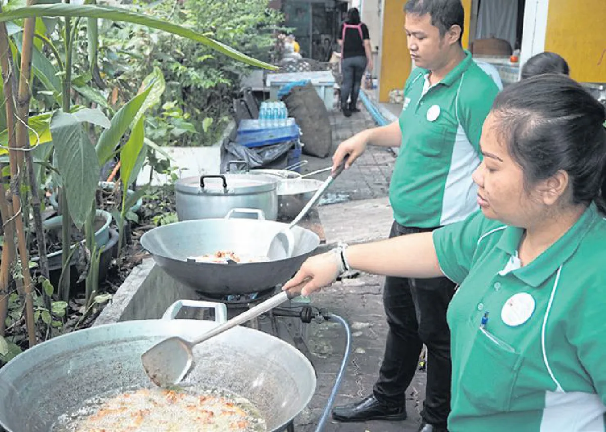 ‘โลตัส’ ลดขยะอาหารสด ส่งต่อสินค้าป้ายเหลืองให้ผู้ยากไร้