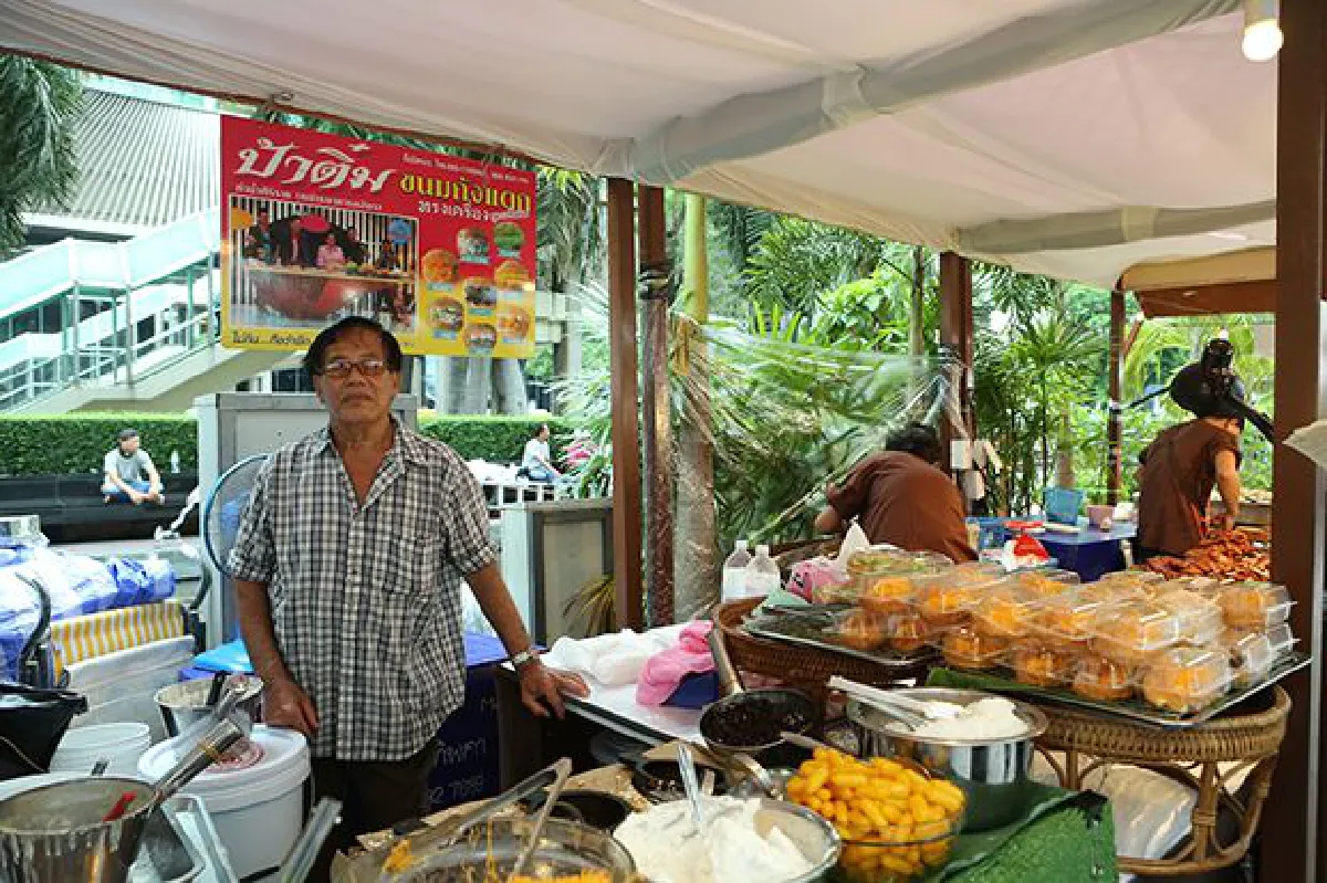 "เทสต์ ออฟ เดอะ เวิลด์ แอท เซ็นทรัล แบงค็อก" (Tastes of The World @ Central Bangkok)