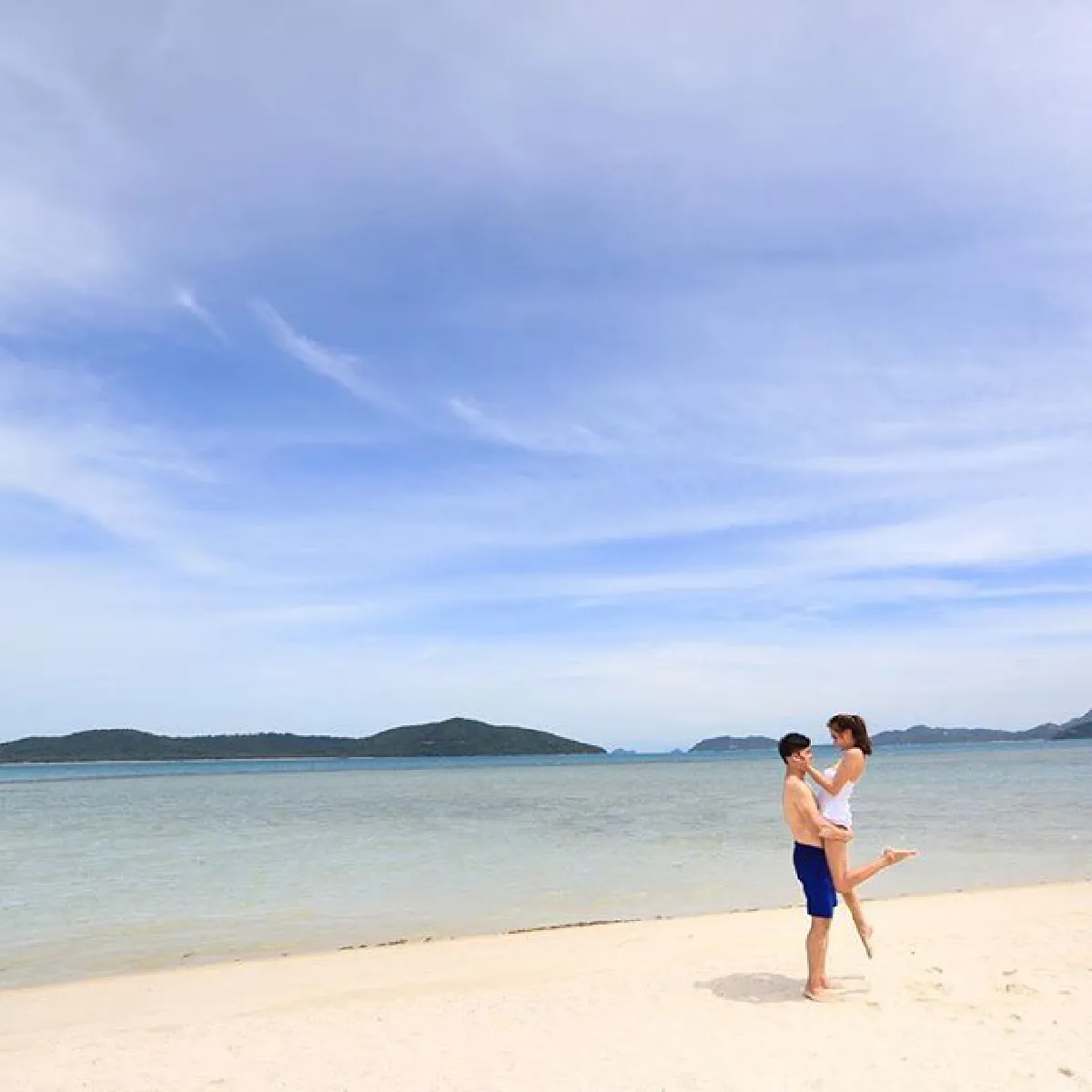 10 ภาพคุณแม่สุดแซ่บ กระแต ศุภักษร อวดหุ่นสุดเฟิร์มในทริปสมุย