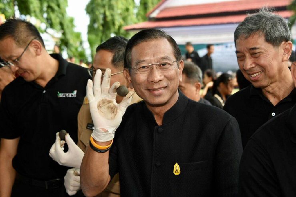 "บิ๊กฉัตร"ไม่ทราบข่าวถูกอ้างชื่อประมูลข้าว "บิ๊กฉัตร"ไม่ทราบข่าวถูกอ้างชื่อประมูลข้าว