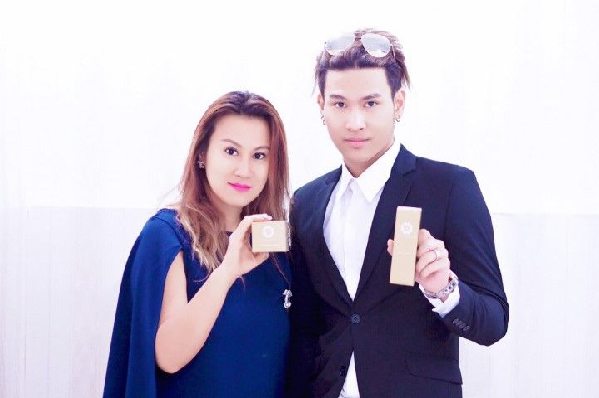 กรีน กามิกาเซ่ ควักกระเป๋าเปิดตัวแบรนด์ Le Karishma กรีน กามิกาเซ่ ควักกระเป๋าเปิดตัวแบรนด์ Le Karishma
