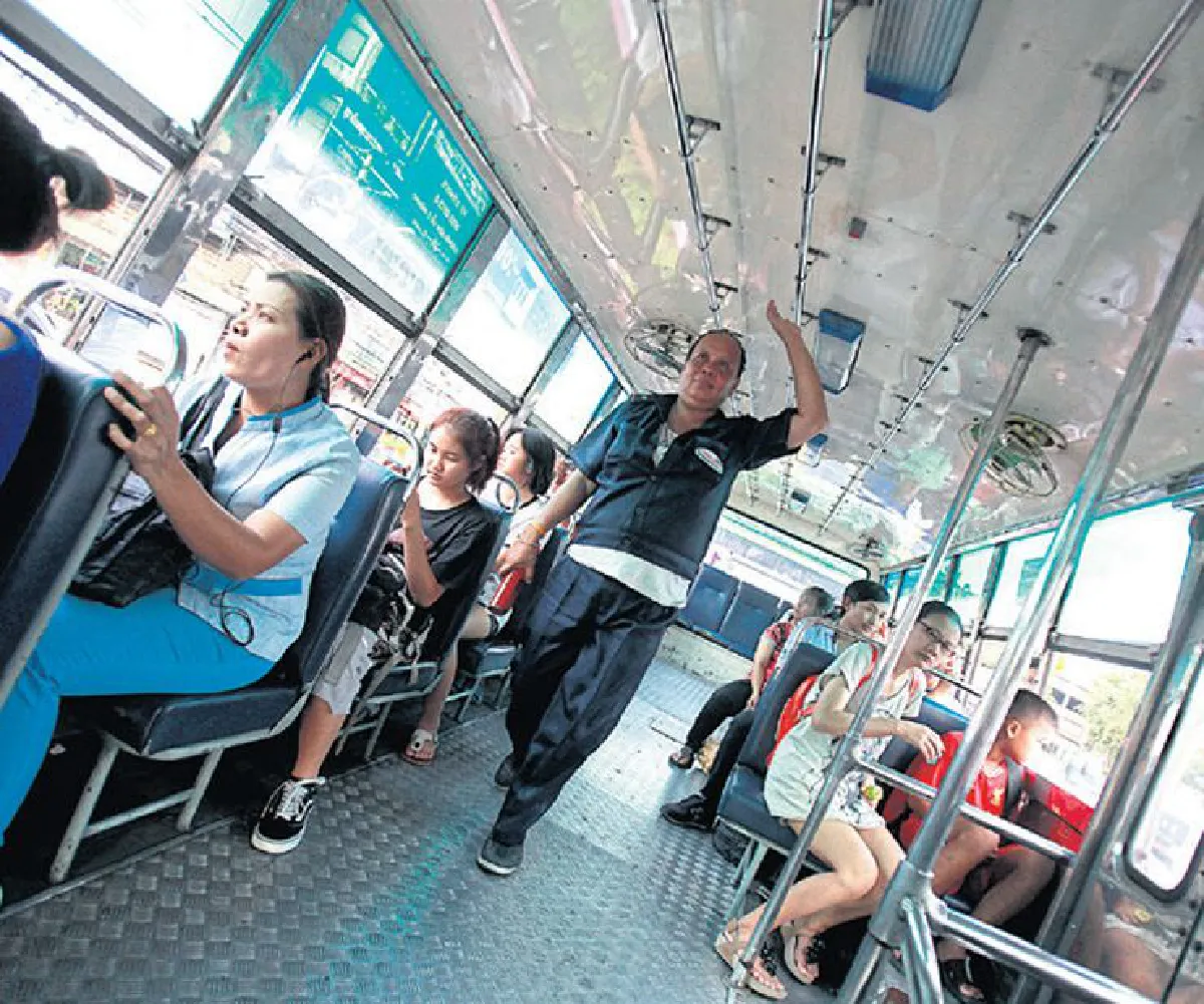 อนาคต ‘กระเป๋ารถเมล์’ ไทย เสียงครวญจากผู้ถือกระบอกตั๋ว