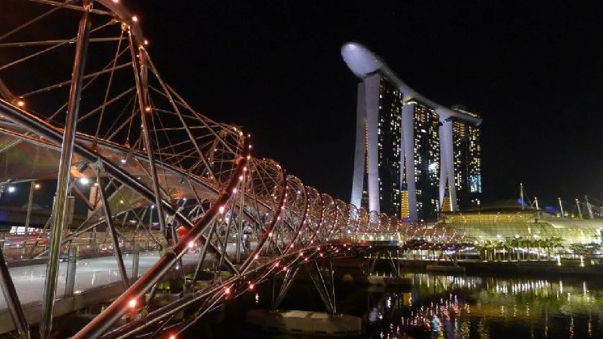 "คิดไม่รอบด้าน-ส่อเอื้อผลประโยชน์" เสียงสะท้อนถึงโครงการสะพานคนเดินท่าพระจันทร์-ศิริราช