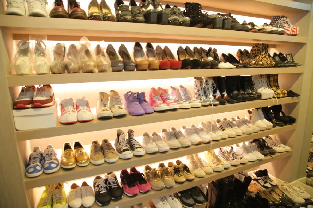 ซานิ เอเอฟ เปิดบ้านหรูสไตล์โมเดิร์น โชว์ของสะสมสุดหวง