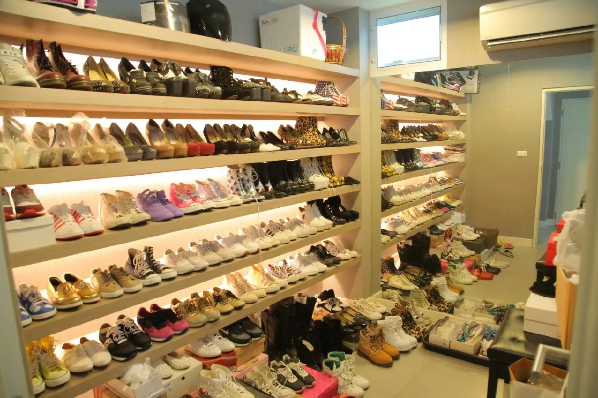 ซานิ เอเอฟ เปิดบ้านหรูสไตล์โมเดิร์น โชว์ของสะสมสุดหวง