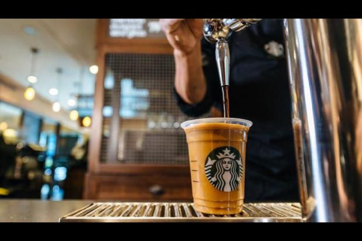 Nitro Cold Brew Coffee เย็นยะเยือกยิ่งกว่าเบียร์ ละเมียดยิ่งกว่าไหม Nitro Cold Brew Coffee เย็นยะเยือกยิ่งกว่าเบียร์ ละเมียดยิ่งกว่าไหม