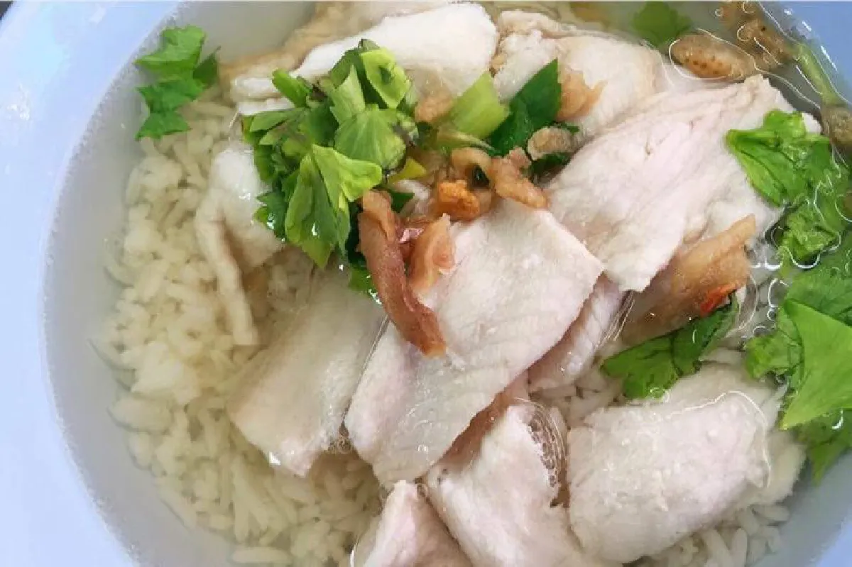 ก๋วยเตี๋ยว ‘ต้มยำปลา’ แฮปปี้แลนด์