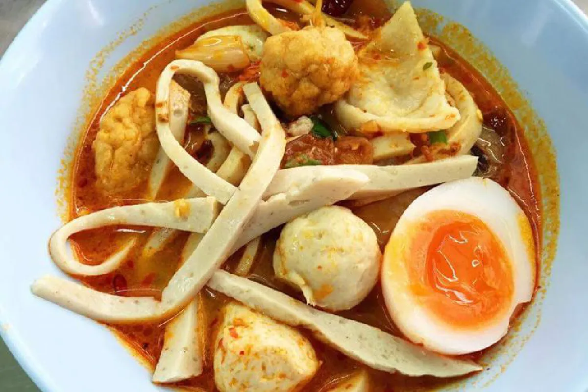 ก๋วยเตี๋ยว ‘ต้มยำปลา’ แฮปปี้แลนด์