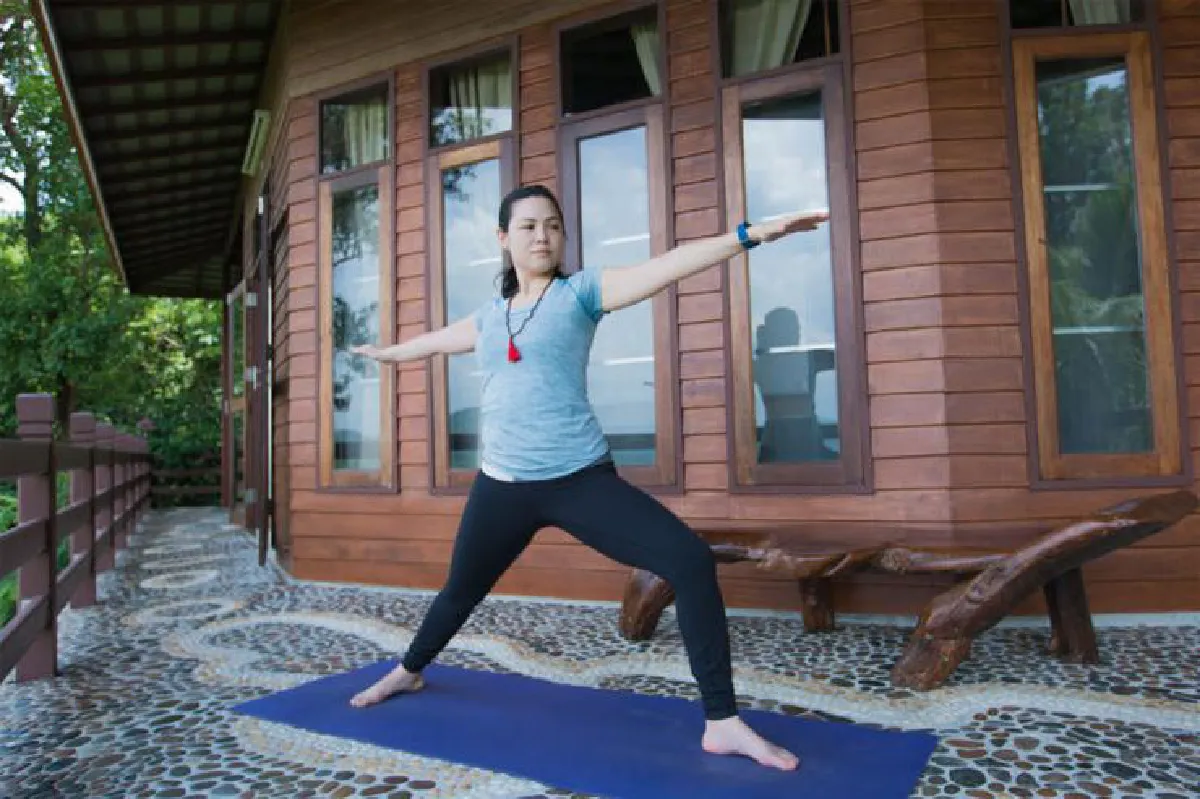 Badha Uru Parsvakonasana (Extended Side Angle Pose Variation)