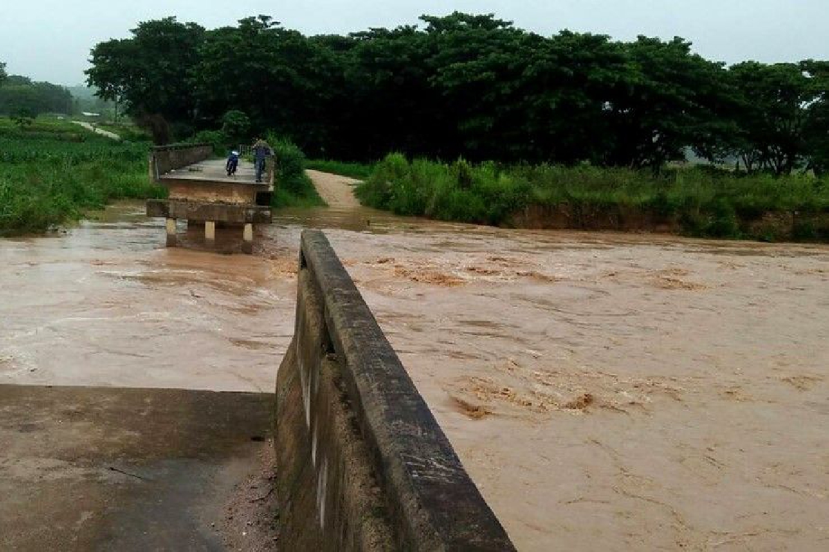 อุตุฯเผยไทยตอนบนมีฝนต่อเนื่อง-ตกหนักบางแห่ง อุตุฯเผยไทยตอนบนมีฝนต่อเนื่อง-ตกหนักบางแห่ง