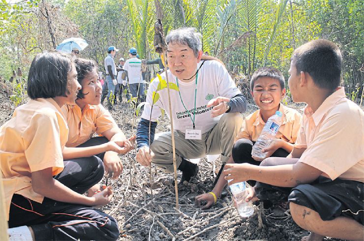 ปลูกป่าชายเลน 100 ปี วิถีอนุรักษ์สิ่งแวดล้อมของกลุ่มโตเกียวมารีน ปลูกป่าชายเลน 100 ปี วิถีอนุรักษ์สิ่งแวดล้อมของกลุ่มโตเกียวมารีน