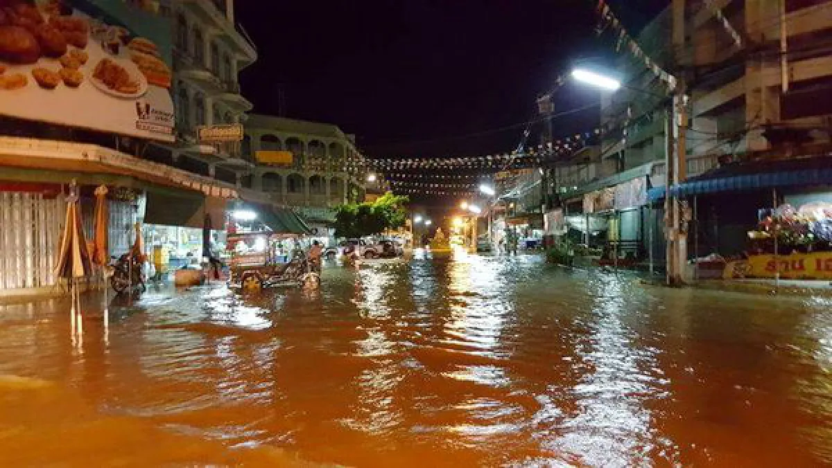 สุโขทัยอ่วมจมน้ำท่วมทั้งเมือง