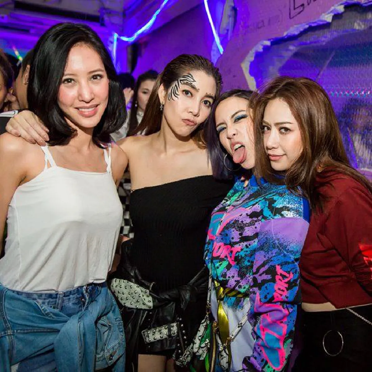 ส่องปาร์ตี้วันเกิด 32 ปี พลอย หอวัง แซ่บสุดเหวี่ยงในธีมนักแข่งรถ