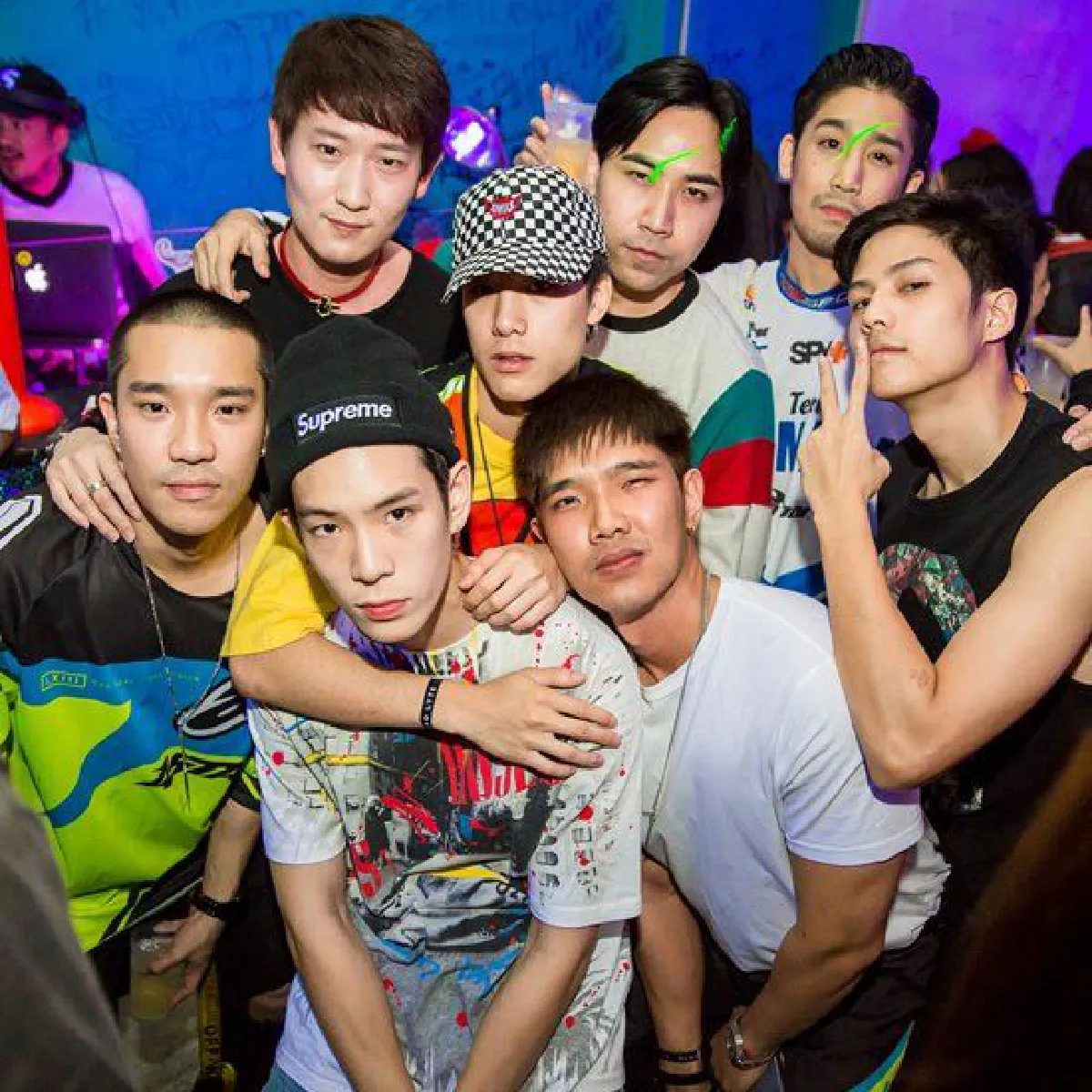 ส่องปาร์ตี้วันเกิด 32 ปี พลอย หอวัง แซ่บสุดเหวี่ยงในธีมนักแข่งรถ