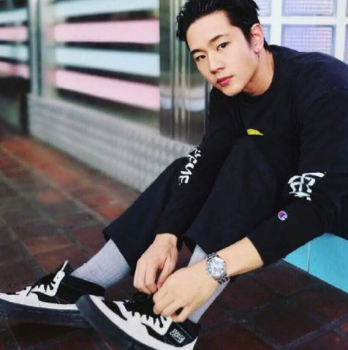 สมคำร่ำรือ "โทนี่ รากแก่น" กับฉายา เจ้าพ่อล้ำนำแฟชั่น