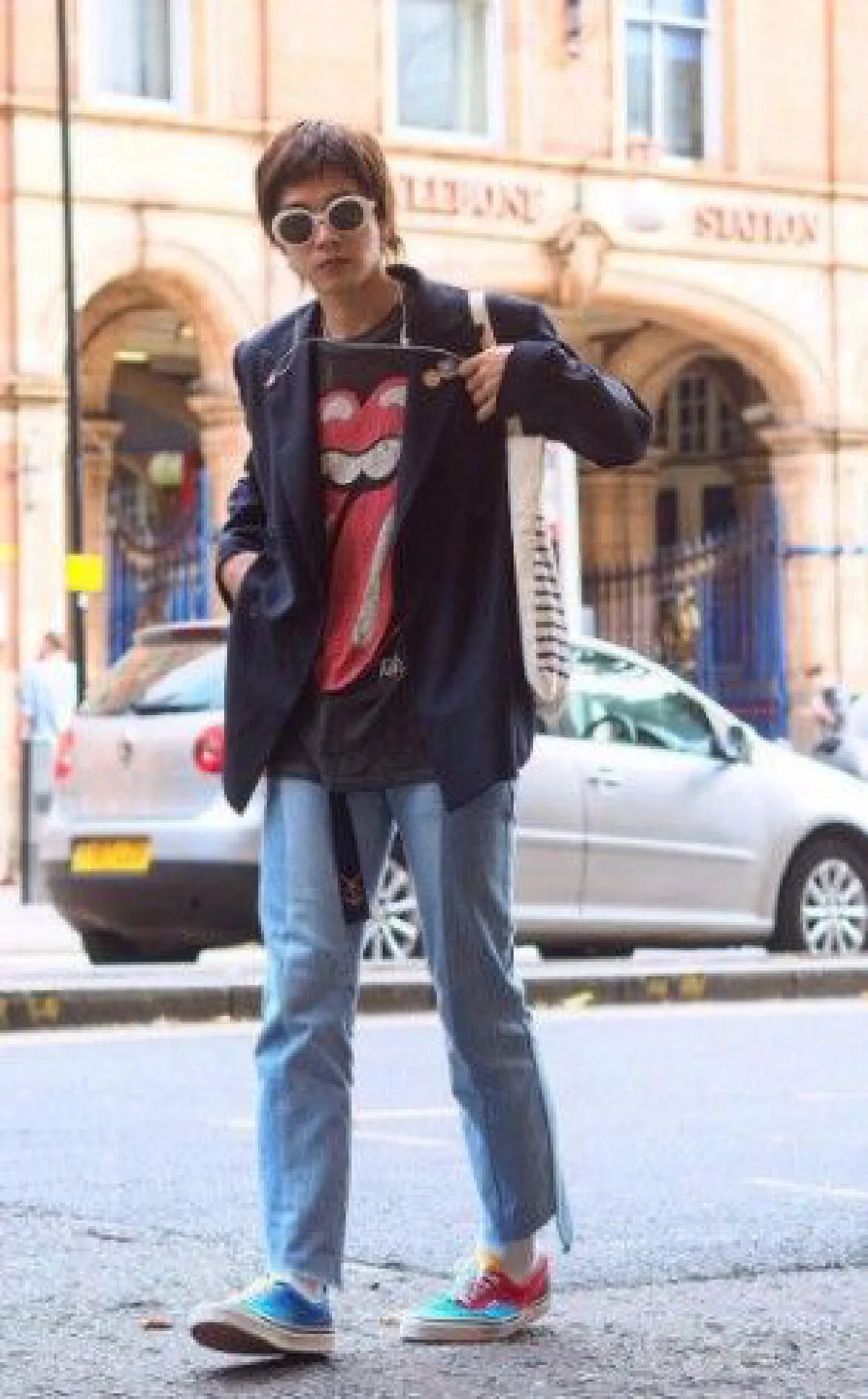 สมคำร่ำรือ "โทนี่ รากแก่น" กับฉายา เจ้าพ่อล้ำนำแฟชั่น