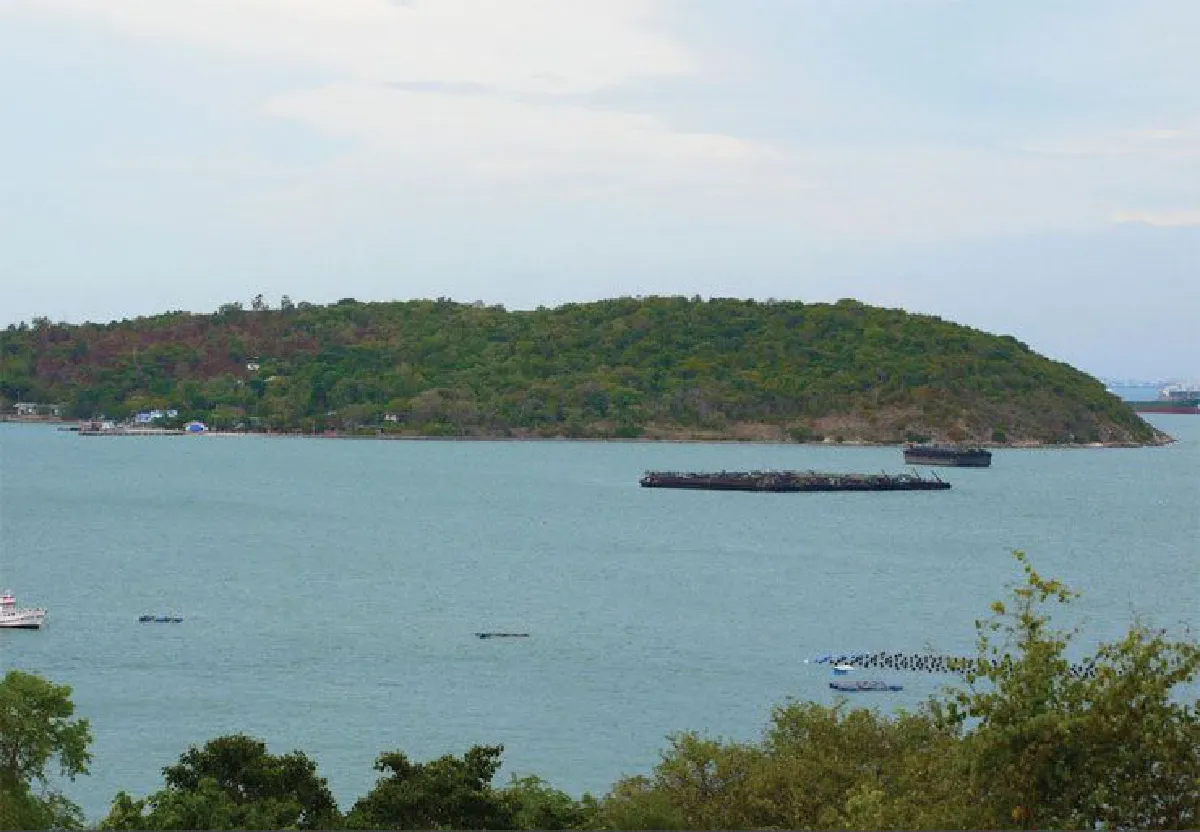 เกาะสีชัง