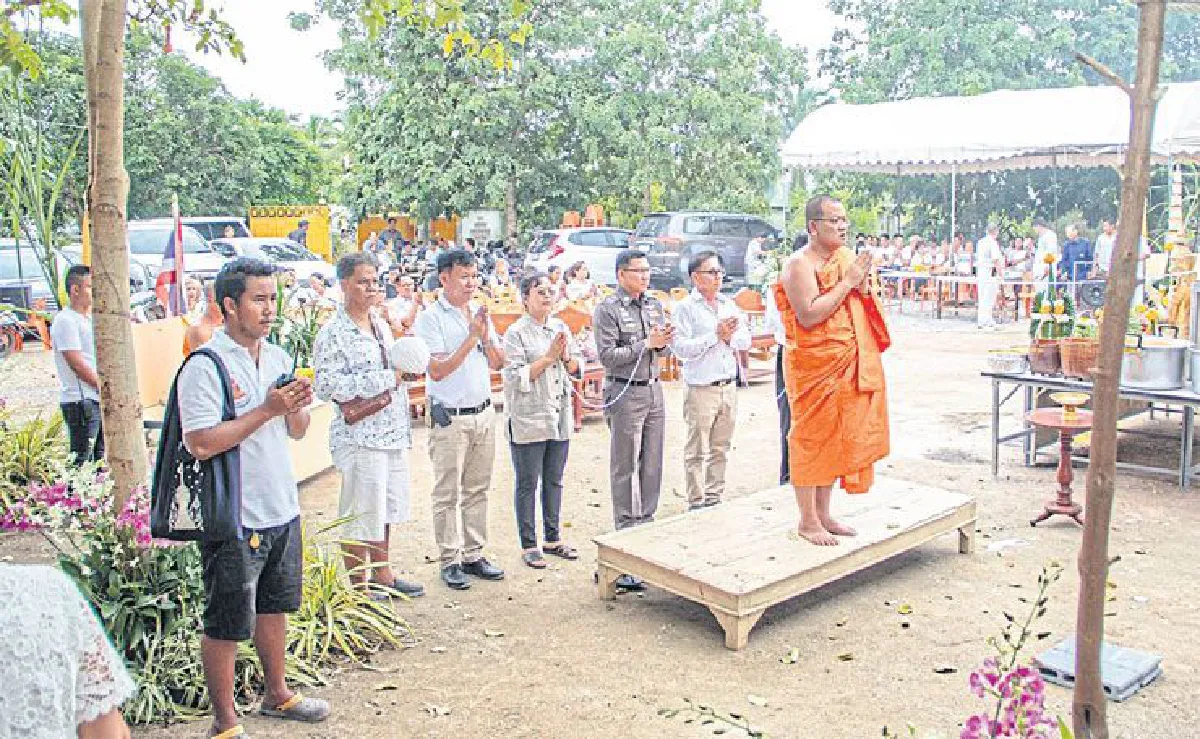 วัดกลางบางพระ สร้างหลวงพ่อสมหวังส่งไปอินเดีย