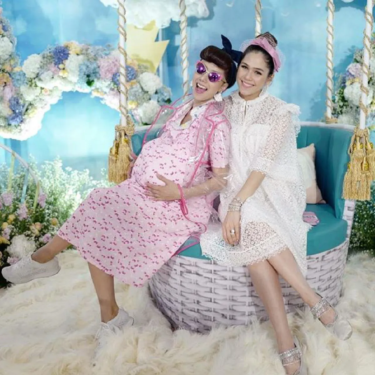 12 ภาพน่ารัก ชมพู่ อารยา จัดปาร์ตี้ Baby shower รับขวัญลูกแฝด