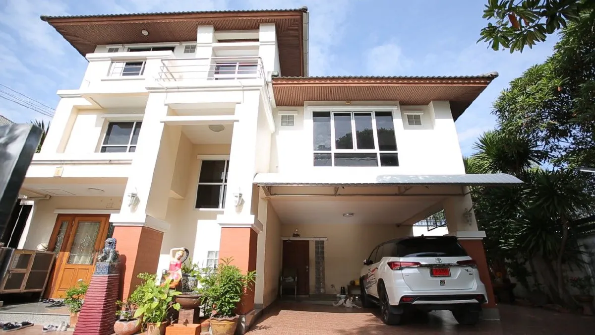 เปิดบ้าน! ปิยะพงษ์ ผิวอ่อน ตำนานเพชฌฆาตหน้าหยก ทีมชาติไทย