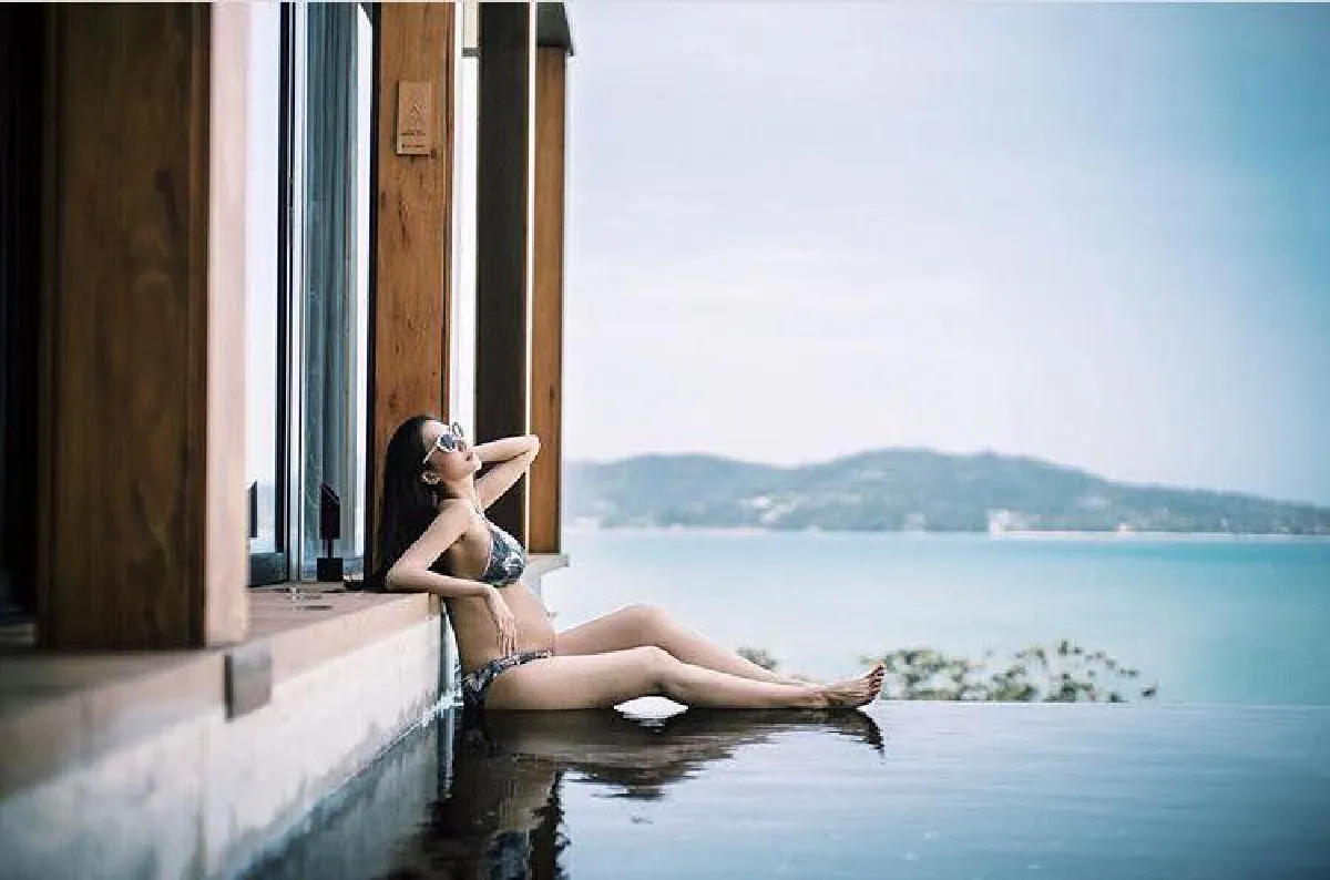 เป๊ะปังได้อีก! เนย โชติกา อวดท้องโตในชุดบิกินี่เซ็กซี่สุดพลัง