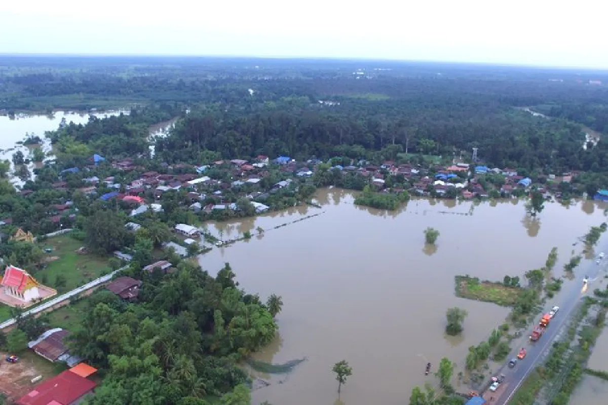 ลำน้ำอูนทะลักท่วมนาหว้าบ้านจม200หลังคาเรือน
