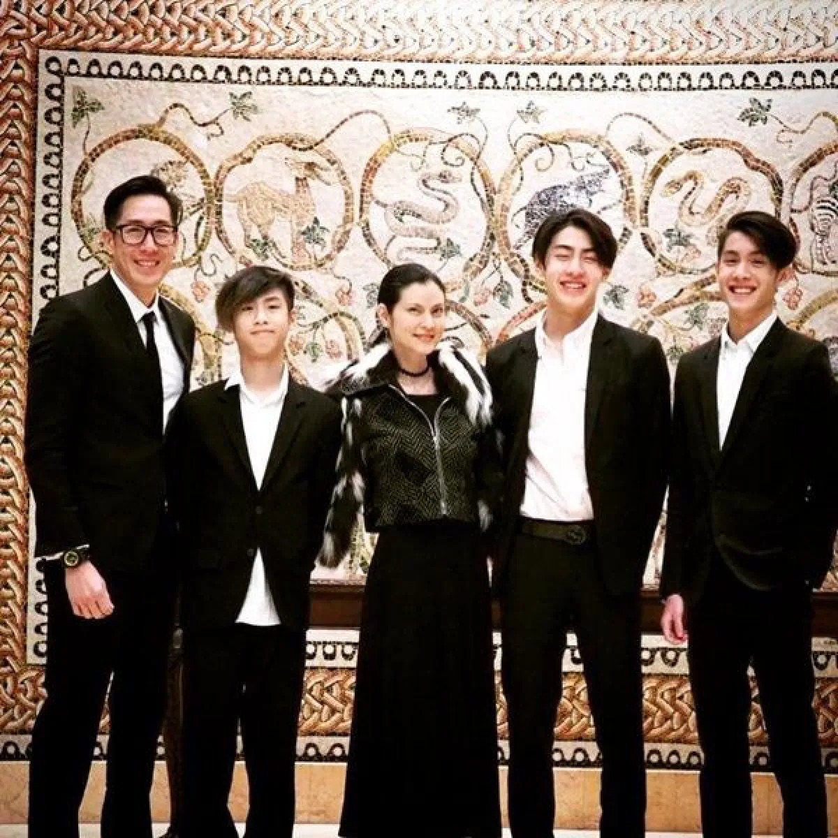 สนุกสุดเหวี่ยง! เจ-ปิ่น พาลูกชายบินลัดฟ้าตะลุยแอฟฟริกาใต้