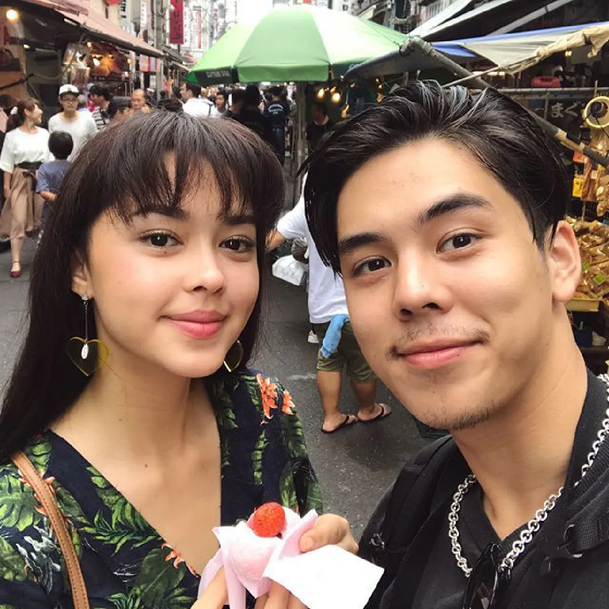 คู่นี้ดีต่อใจ! พีช-แพทริเซีย ควงคู่เติมหวานที่โตเกียวดิสนีย์ซี