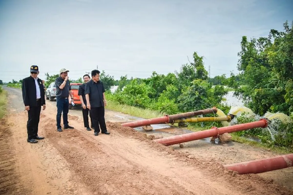กรมชลระดมคนเครื่องจักรซ่อมพนังกั้นลำนำชี