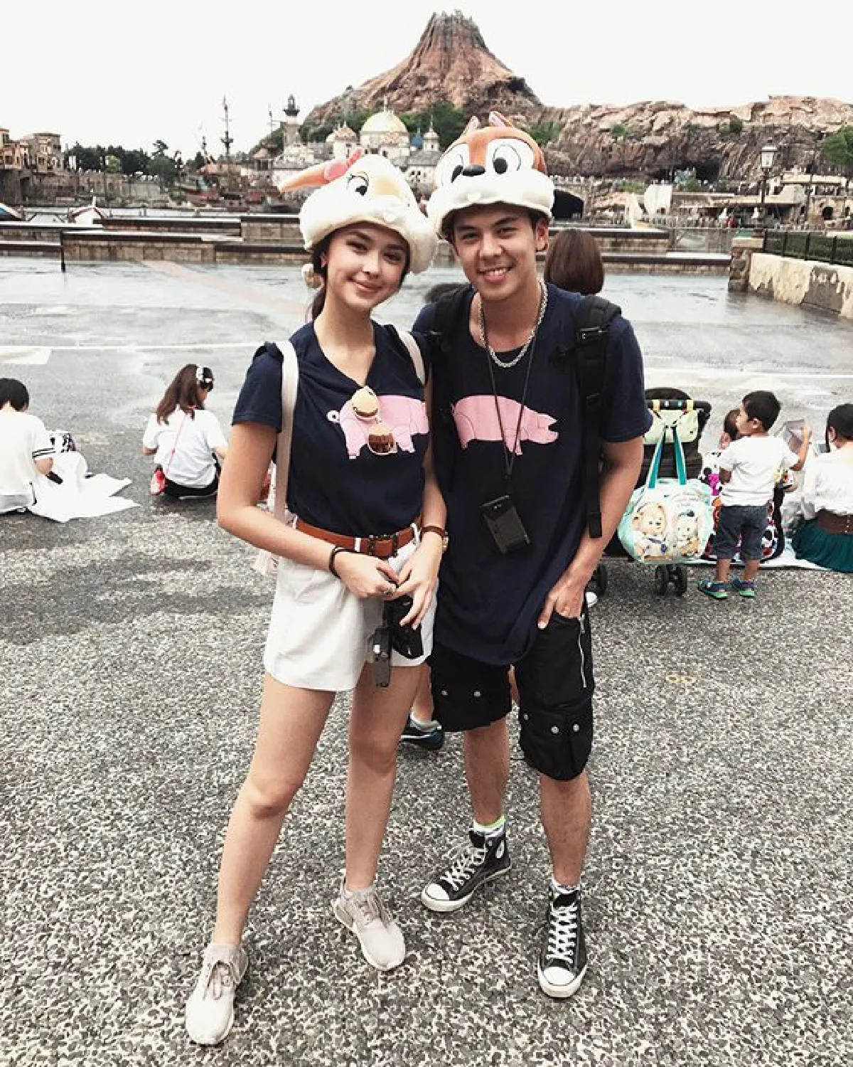 คู่นี้ดีต่อใจ! พีช-แพทริเซีย ควงคู่เติมหวานที่โตเกียวดิสนีย์ซี